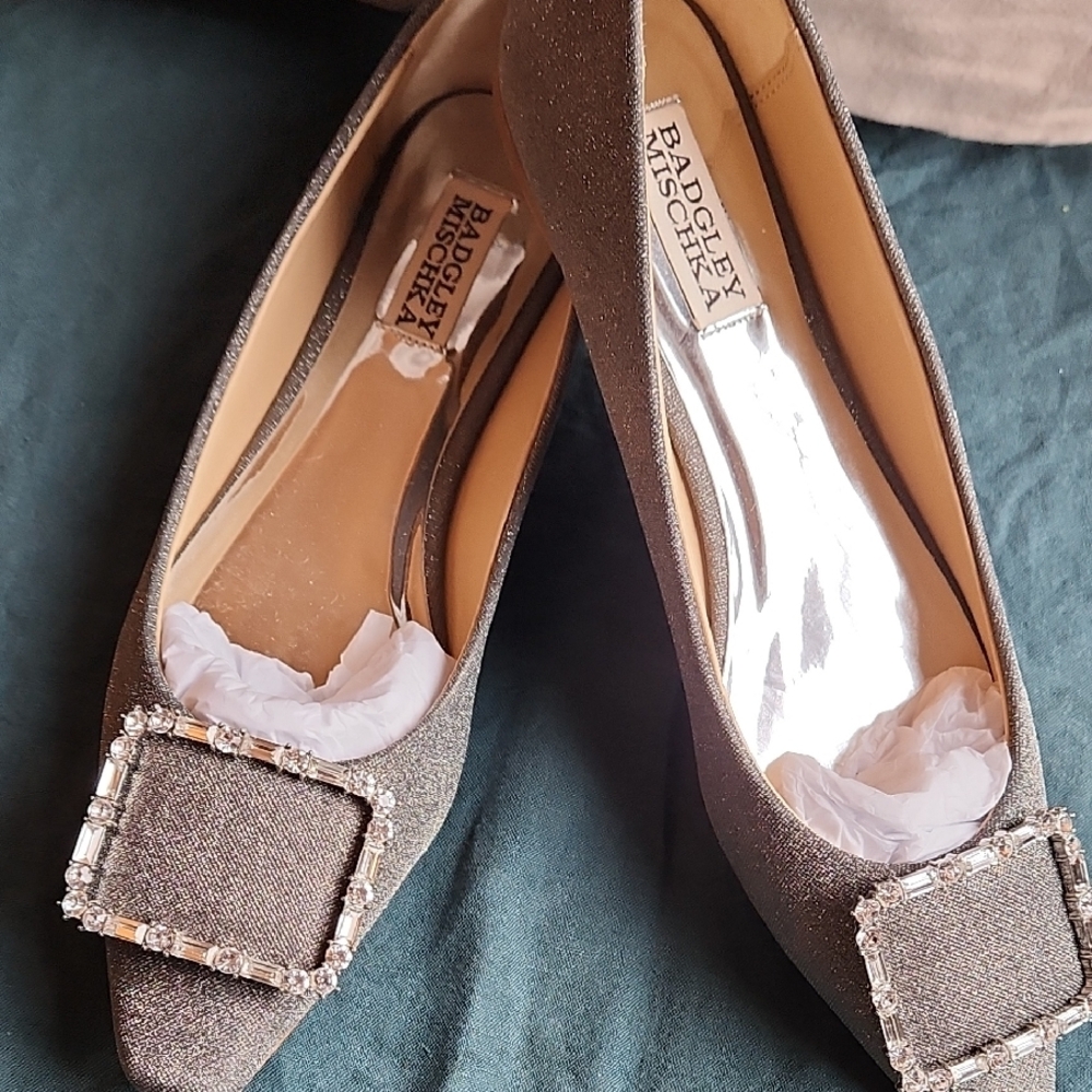 Badgley Mischka Women's Glittery Brown Flats
